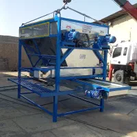 دستگاه خوشه گیر یا دانه کن پسته