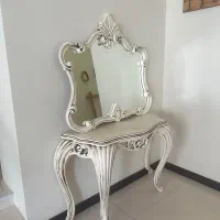 آیینه و کنسول