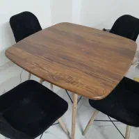 دو عددمیز هشت صندلی درحد نو نو