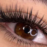 مدل برای اکستنشن مژه فقط ۳۵۰ هزار تومان