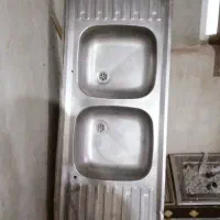 سینک ظرفشویی محکم و قدیمی