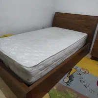 تخت یک و نیم نفره جک دارهمراه تشک و دراورومیزآرایش
