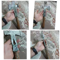 اجناس قدیمی سوهان و چاقو و تبر و رادیوضبط مجسمه