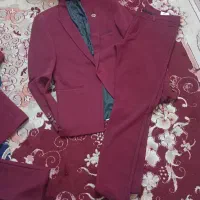 دودست کت وشلوار زرشکی