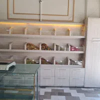 قفسه های شکلات واجیل