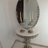 آینه و شمعدان با پایه