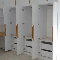 خورده کاری و ساخت انواع کمد و کابینتMDF