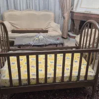 تخت خواب/گهواره چوبی کودک (قهوه‌ای) همراه با تشک