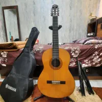 گیتار c40 اندونزی اصل بدون نقطه و ضربه و خط خش