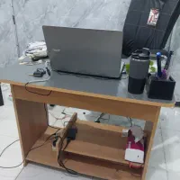 میز کامپیوتر در حد نو