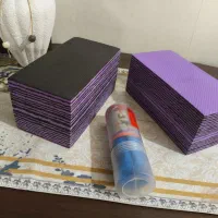 آجر یوگا و‌ کش ورزشی