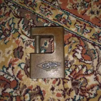 قفل کتابی قدیمی