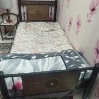 تخت یک نفره فلزی