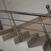 نیازمند همکار برای نصب نرده استیل