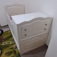 تخت نوجوان