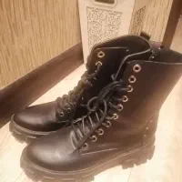 پوتین،  چرم زنانه،نو نو، فوق العاده زیبا ،سایز 40