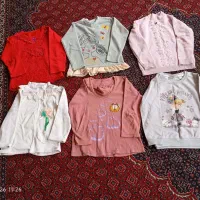 تعداد زیادی لباس دخترانه ۴ الی ۵ سال