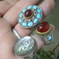 یه عدد انگشتر نقره تمام دستساز گرمی ۴۰۰
