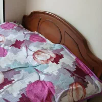 تخت  دو نفره محکم سالم