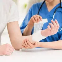 تعویض پانسمان وتزریقات در منزل