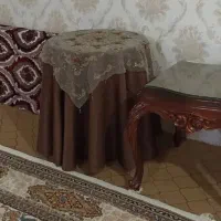 میز خاطره با دوعدد پارچه روییش باقیمت مناسب.