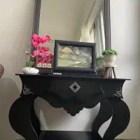 میز جلو دری