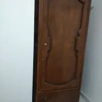 کمد لباس چوبی سالم و جادار