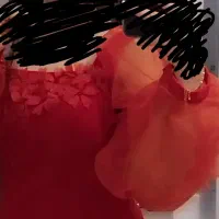 لباس قرمز اناری