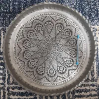 دیوار کوب مسی و مجسمه های هخامنشی