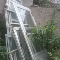 پنجره المییونی قدیمی جنس خوب وسنگین