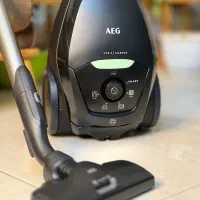 جاروبرقی AEG- مدل VX82-1-OKO