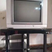 تلویزیون و میز تلویزیون