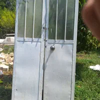 درب فلزی با چهارچوب