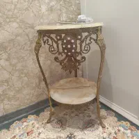 میز برنجی در حد نو