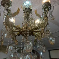 دو لوستر برنز یک دیوارکوب برنز