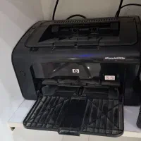 پرینتر hp1102w در حد نو با کارتریج اضافه