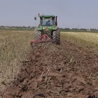 استخدام تراکتور ۲۰۰ اسب بخار به بالا