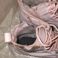 پوتین|کفش و لباس بچه|رشت, ساغری سازان|دیوار