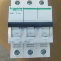 فیوز مینیاتوری سه فاز 40 آمپر اشنایدر A9k24340
