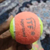 7 تا توپ تنیس ساحلی دارم قیمت 850.