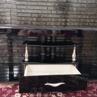 میز زیر تلوزیونی در حد نو