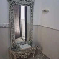 آیینه قدی و کنسول