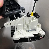 قفل درب جلو چب بنز 280