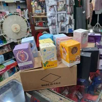 فروشنده خانم معازه لوازم آرایشی وبهداشتی