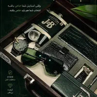 دور کاری ادمین حرفه ای پیج اینیستا گرام عینک دودی