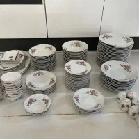 ظروف گل سرخی لب طلا