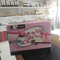 صبحانه خوری سرامیکی 17 پارچه سفید صورتی