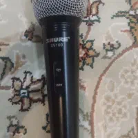 یک میکروفون