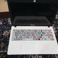 لپتاپ ASUS.