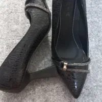 کفش|کیف، کفش، کمربند|دوگنبدان, |دیوار